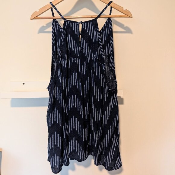 Nordstrom Caslon Navy Light Blue Chevron Flowy Beachy Rayon Tank Top XXL Plus - Picture 4 of 6